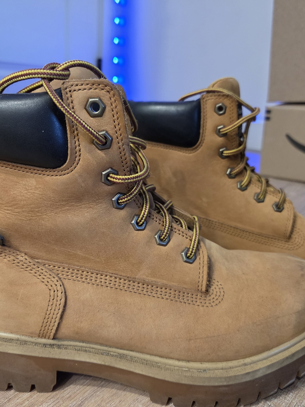 Men's Size 9 Timberland 6" Boots - Picture 4 of 5